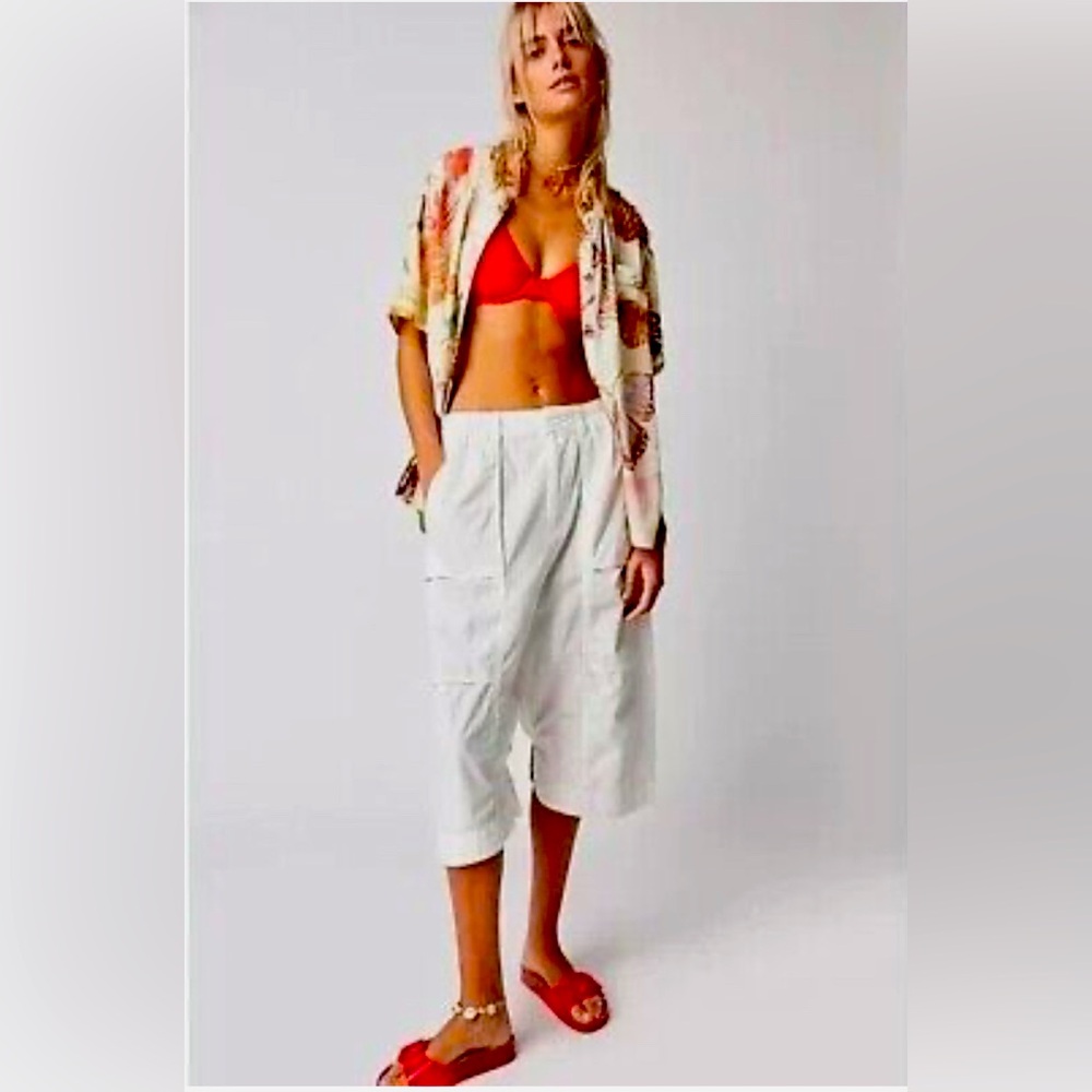 Free People Crop Pants Marbella
Harem Pants Baggy Cropped Pants
NWOT 
Medium